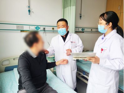 Patient's tongue coating recovered after treatment